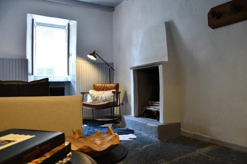 Rocks Apartment Colonno Luaran gambar