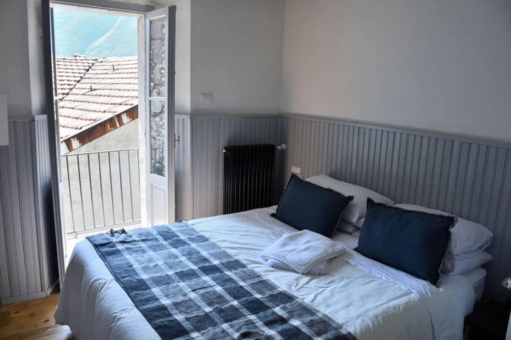Rocks Apartment Colonno Luaran gambar
